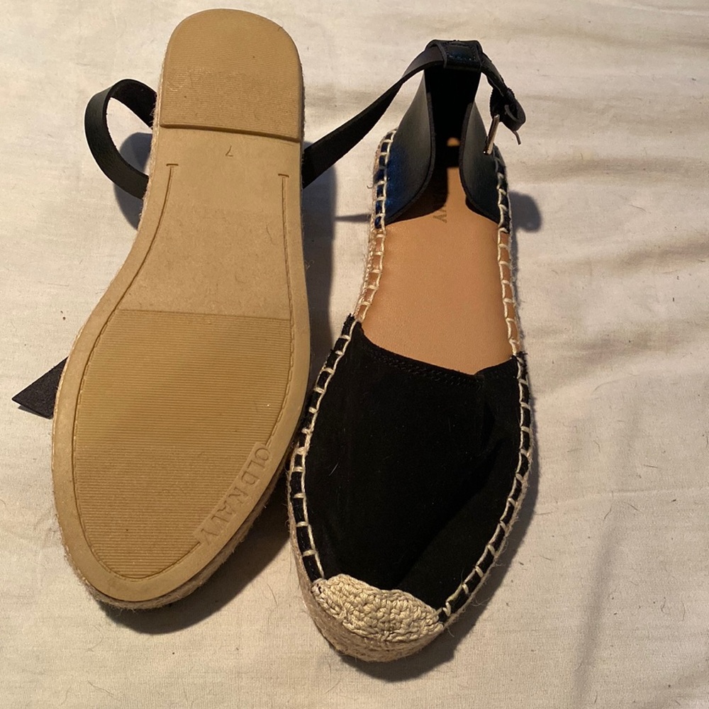 Old navy low platform sandals